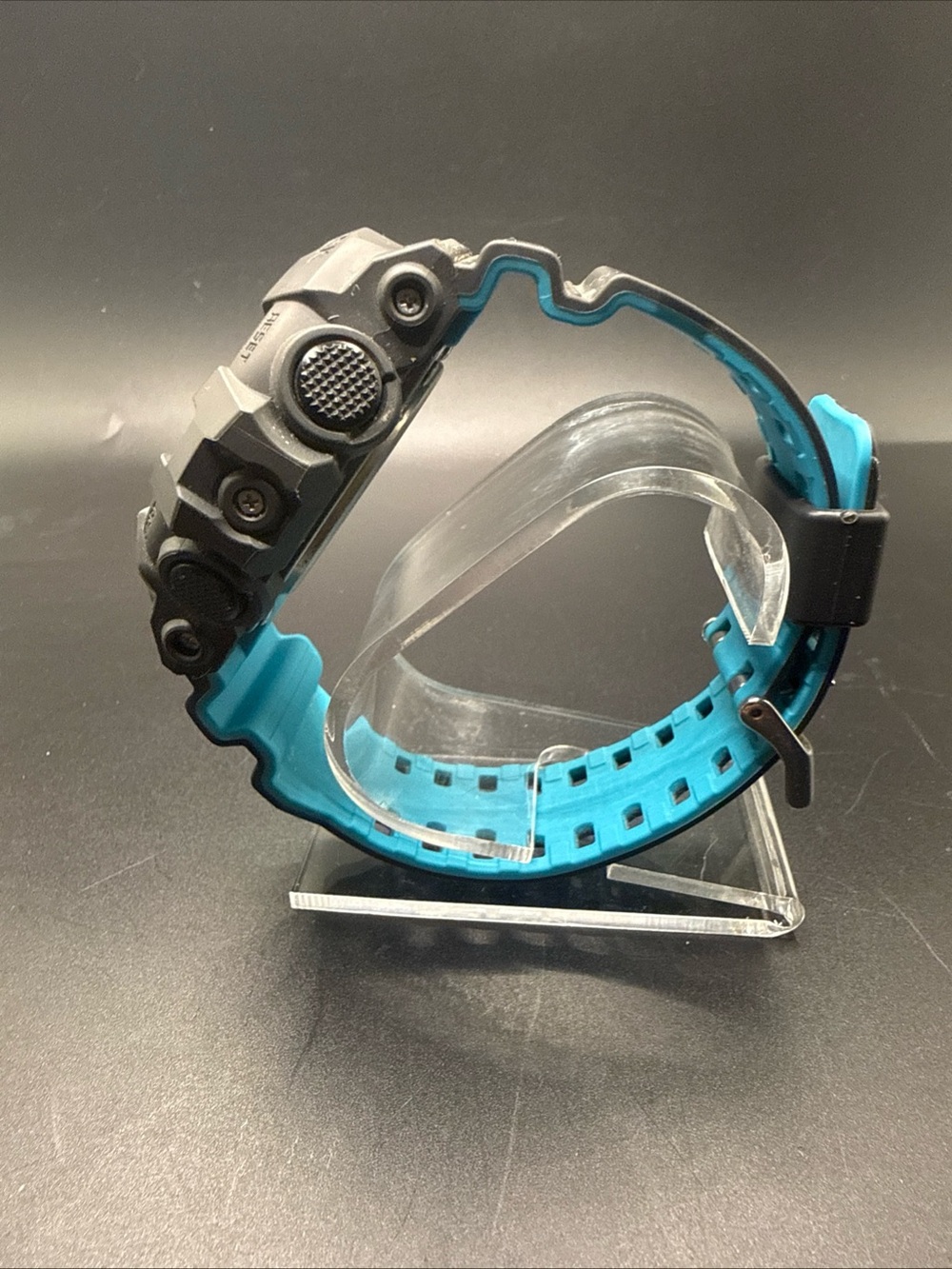 Casio G-Shock watch, specifically a GA-700SE model 5522 - Picture 3 of 8
